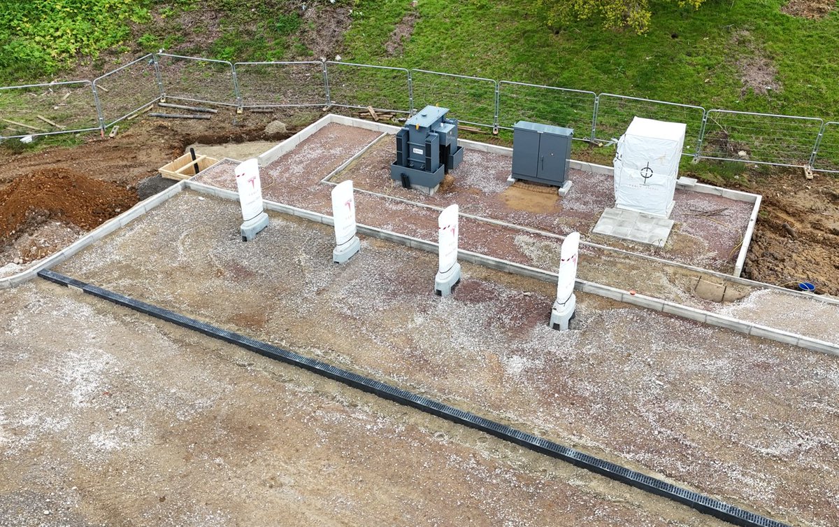 r5haw's tweet photo. Another update from the @GRIDSERVE_HQ Stevenage development (does it have an X account yet?).

Canopy supports are going in and also 4 Tesla chargers are already installed!

#gridserve
#stevenage
@HertsEVs @MusingsEv @EVNewsDaily @takeitev https://t.co/kS302kOhj2