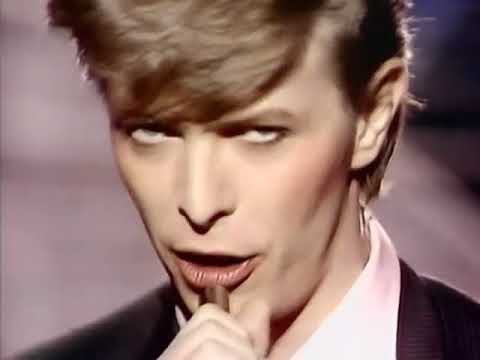 Released 45 years ago today. David Bowie – Boys Keep Swinging Lodger (1979) Video of the Day ~ davidbowienews.com/2014/02/boys-k…