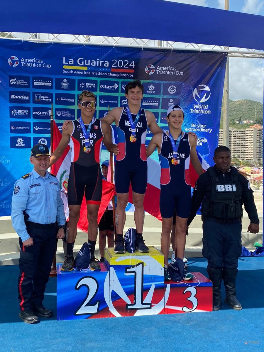 ¡CAMPEONES SUDAMERICANOS! 😎🥇 El Team Chile 🇨🇱 de Triatlón cerró una deslumbrante actuación en el Sudamericano de La Guaira 🇻🇪 (fue medallista en TODAS 🤩 las categorías) con el doble triunfo de Mateo Mendoza (🥇 en élite y 🥇 en sub-23). A su vez, Fernando Jácome fue 🥉 en…