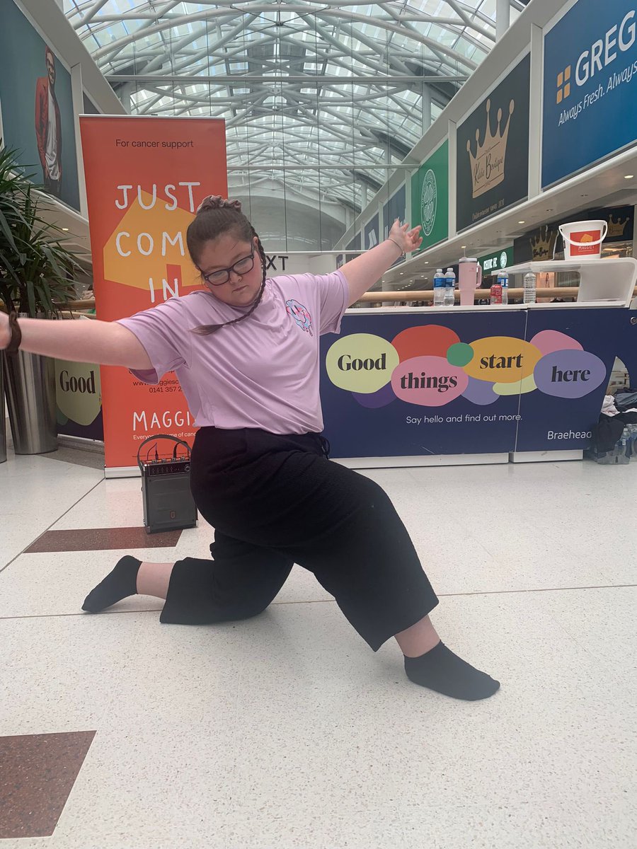 April acts of kindness complete! 🧡 Shout out to our youthy weans and members of the public for performing at a bucket collection for our friends Maggie's Glasgow! Big thanks to the families and friends who came along to support our talented group of youthy weans. So proud 👏🏻