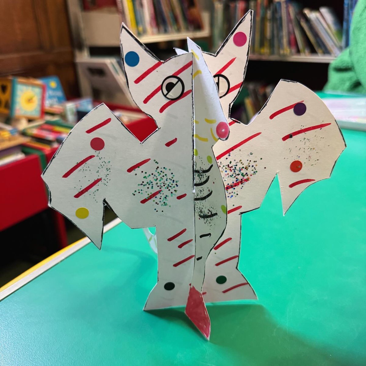 CharltonLib's tweet image. We had a fantastic time at #LibraryFunClub at #CharltonLibrary today! 🎨 We celebrated Saint George’s Day by making our own dragons using different materials! 🐉 Join us on Saturdays at 10:30-11:30am for more #CraftingFun, make friends and borrow books 📚 #LoveYourLibrary