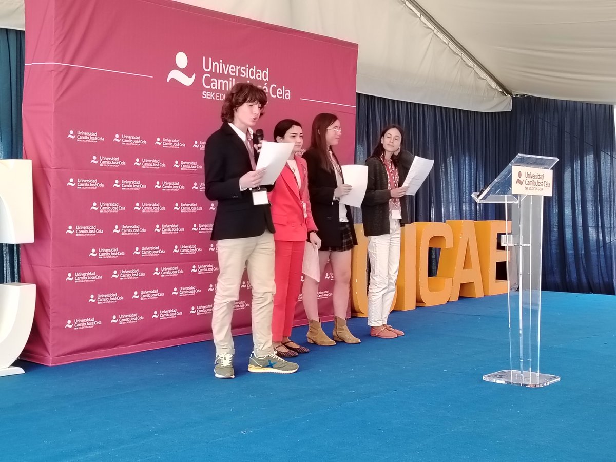 ¡Magnífica final de los estudiantes de primero y segundo de la ESO en el I Torneo de Oratoria de @CICAE_Educacion-@universidadcjc! 🌟 ¡Prepárense para presenciar la elocuencia de los fantásticos finalistas! 💬🏆#CICAE #UCJC #GranFinalSecundaria #TorneoOratoriaCICAEUCJC #oratoria