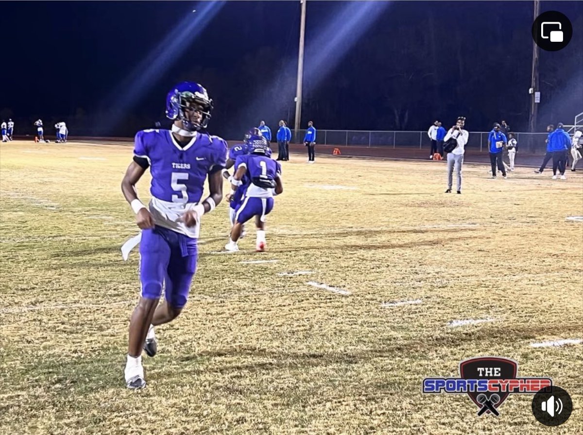 <a href="/Dominicklewis0/">Dominick Lewis</a> 

📸: <a href="/qp_jeanerette/">Q P</a> 

hudl.com/v/2N7G8N #hudl