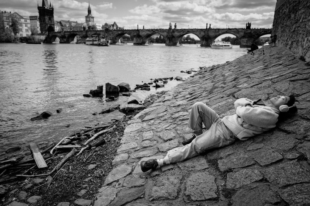 #blackandwhite #prague #bw #exploretocreate  #traveltoexplore #streetphoto #ontheroad #igerscz #iglife #iglifecz #street #capturestreets #timeless_streets #lensculture #streetsgrammer #streetfinder #streetmoment #streetphotography #monochrome #leica @leica_camera #friendsinbw