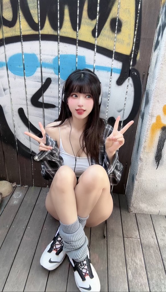 不是说要带我走吗？ ( •̛̣̣꒶̯•̛̣̣ ) https://t.co/RGdaoQrNIX