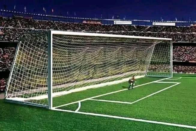 Footballtweet's tweet photo. Name the striker who still couldn't score... 👇 https://t.co/yRkUg2YAy8