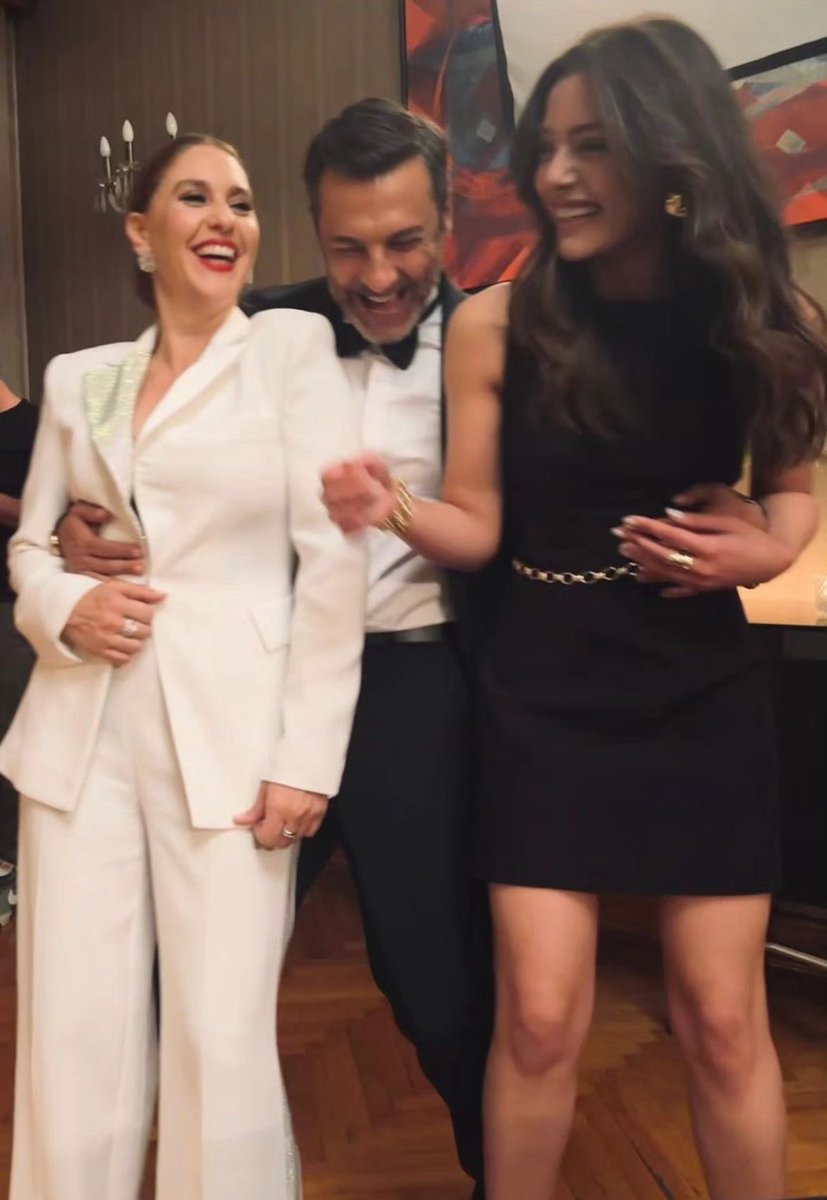 Sıla Türkoğlu &amp; Barış Kılıç &amp; Evrim Alasya

#KızılcıkŞerbeti ❤️‍🔥