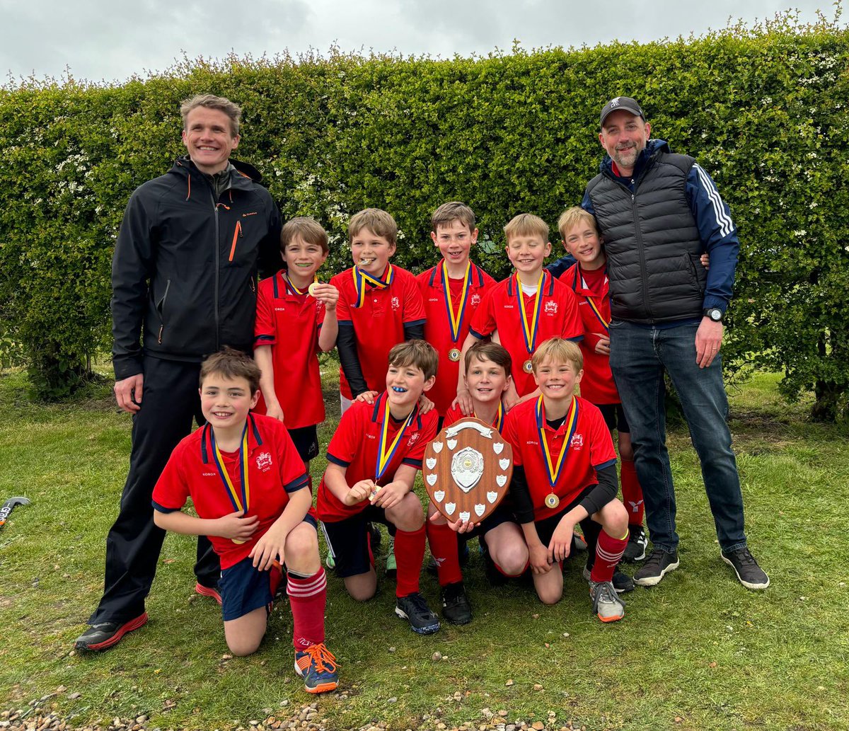 cchcyouth's tweet photo. Congratulations to the @cchcuk U10 boys who are @EnglandHockey IN2 East Champions 🏆

A huge 👏 to Magpies who were superb hosts again, the organisers &amp; umpires

#proud
#teamCCHC ❤️🤍❤️ https://t.co/jx1y8c8jlR