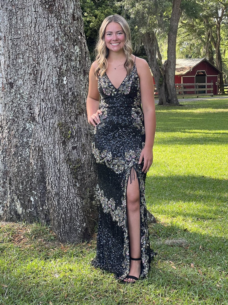 LeannMcCready's tweet photo. Senior Prom https://t.co/Px0djABaW0