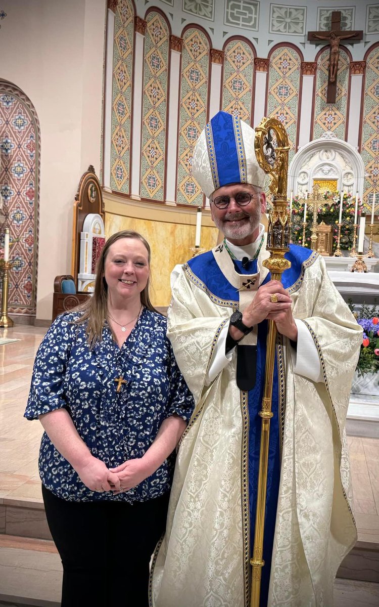 Fr Mike Schmitz’ the Bible in a Year podcast played a very crucial role in the conversion of many people to Catholicism at this year’s Easter vigil. Here is a testimony by Cheryl Clonts: 

“I’m Catholic! ♥️ After many years of God slowly bringing me in, 12 years married to a…