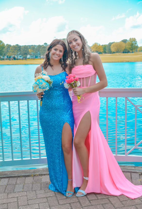 UnityBlackwell's tweet photo. It’s a happening time of the year with Prom season.  Here are some of our young ladies all 🧼 🆙. From their Proms. ⭐️  🤩 😚! https://t.co/IxTs97qiLZ