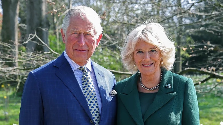 'What Happens to Queen Camilla if King Charles Passes Away? Find Out the Royal Fate of Queen Dowager Camilla 👑 #RoyalFamily #CamillaParkerBowles #QueenDowager'

Click the link to read more👀🔗>> opr.news/1403324a240426…

Download App Now ➡️ opr.news/twitter