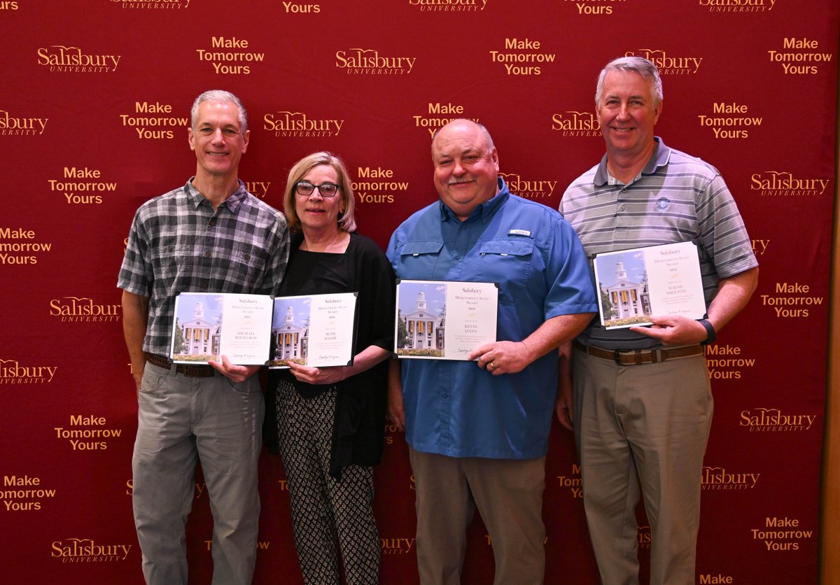 Over 200 outstanding individuals were honored at SU's 2024 Faculty and Staff Service Awards. Four recent retirees also earned 2024 Meritorious Staff Awards.👏 Their dedication and commitment to excellence truly shine in everything they do! More photos: bit.ly/3UwhhmX