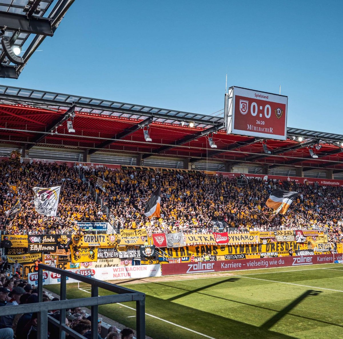 REGENSBURG vs SGD 1:1
Z: 15210
LIGA3

AUUUFF DYNAMO #sgd1953 #ftlot #ultrasdynamo #eastsidedresden #away #liga3 #regensburg #ssvjahnregensburg  Shot by @FanprojektDD