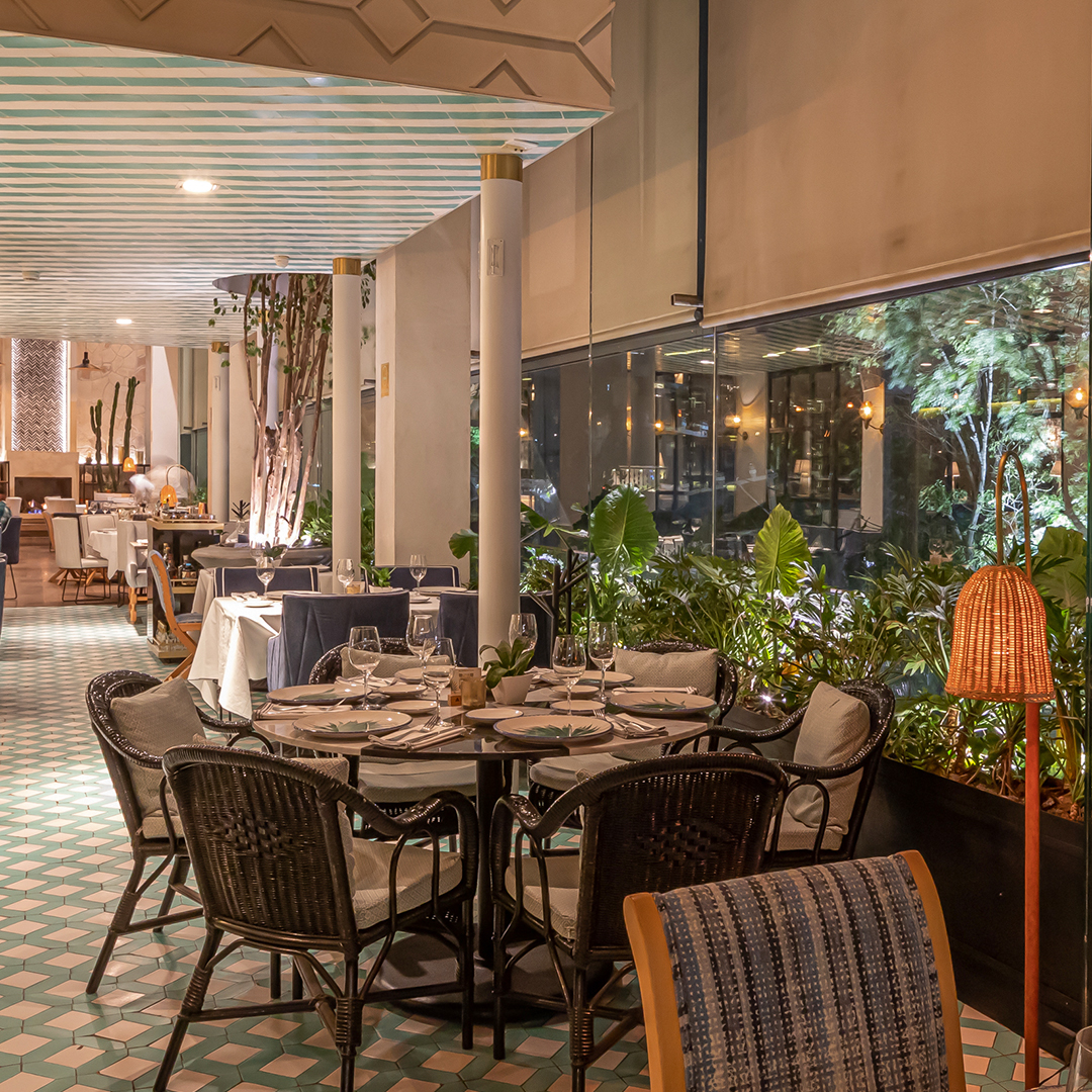 Cae la noche y #TerrazaAitana se llena de musica. ¿Nos vemos al atardecer? #CocinaMediterranea
-
#restaurantescdmx #gastromexico #mexicofood #nicefood #foodie #cdmxfood #interiores #cdmxinteriors #restaurantdesign