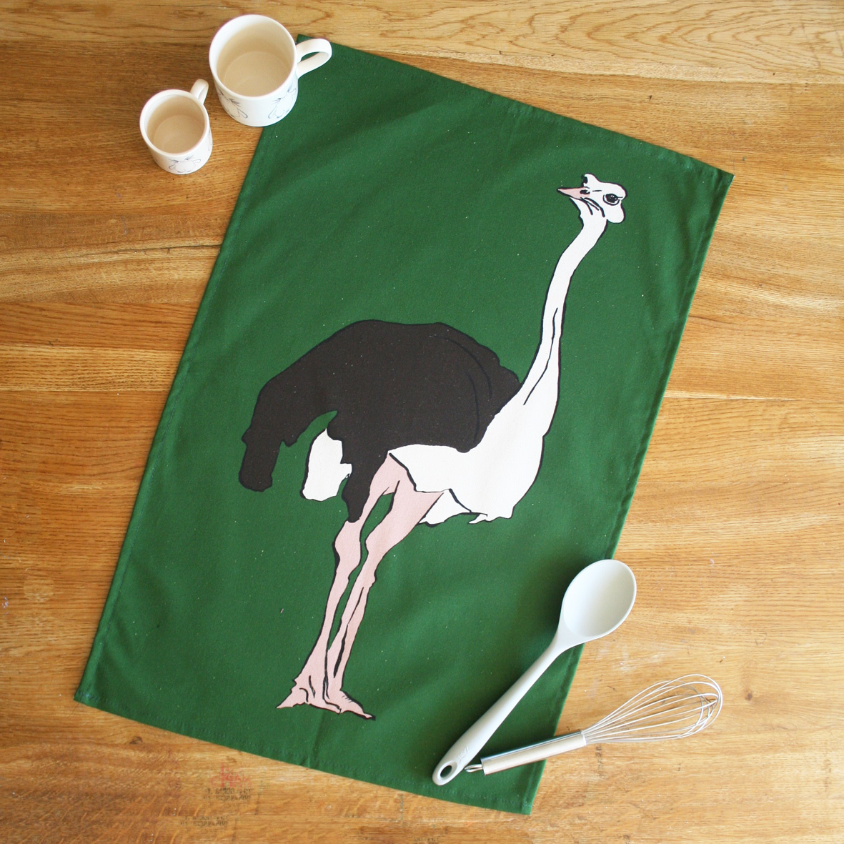 🌿🦩 Get ready to strut your stuff in the kitchen with our Green Tea Towel! Featuring a fabulous crazy ostrich, it adds flair to your chores! 🎉  #ostrich #teatowel #teatowels #iloveteatowels #birdloversuk #giftsforher #giftsforhim #animallovergift #birdlovergifts