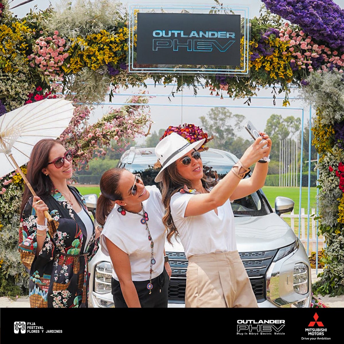 MitsubishiMex's tweet photo. Atención, CDMX, si estás en el Festival de Flores y Jardines @FYJAMX, visítanos, tómate la foto con #Mitsubishi #OutlanderPHEV (híbrida-eléctrica-enchufable) y participa por una experiencia en la naturaleza. #FYJA2024. https://t.co/UmhFRCKWH1
