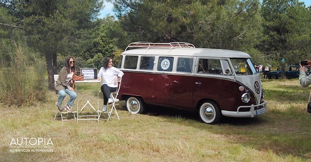 Un año más, no podíamos faltar a #autopia por tercer año consecutivo👏🏻👏🏻👏🏻
Como en pasadas ediciones, todo tipo de público, buen ambiente y buenas fotos se hicieron para el recuerdo 📸👌🏻
.
.
.
#kombi #madrid #van #classiccars #family #autenticosautomoviles