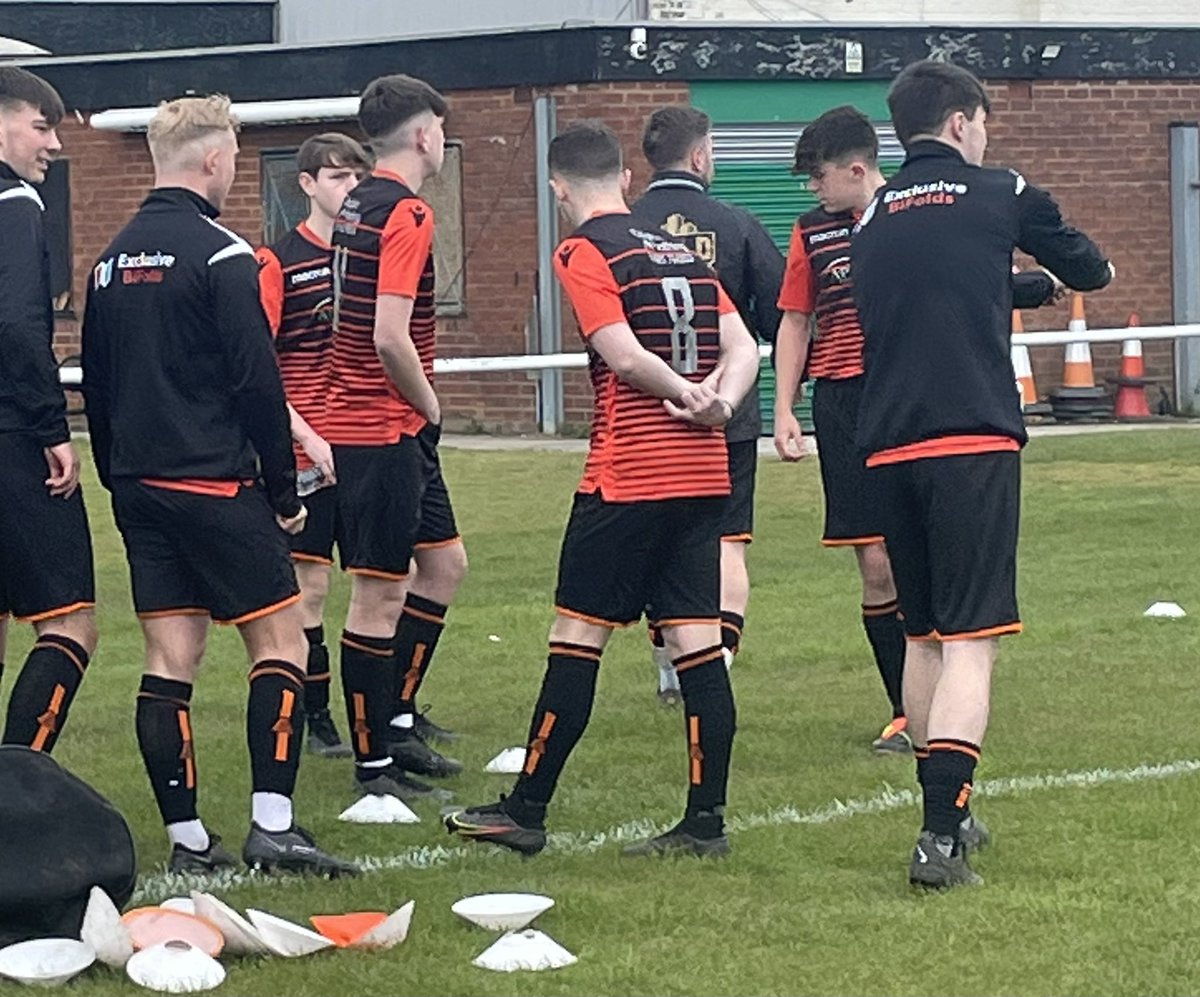 Warm up underway for 1st team who face Bollington FC and reserves who welcome Poynton Res both kick off 2pm.