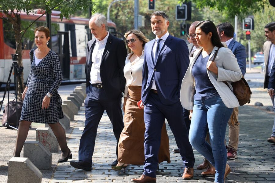 🗣️#LTSábado | Columna de Luis Larraín: La derecha insumisa. 'Pareciera que los partidos opositores no controlan la gestión política del sector o han demorado en hacerlo' bityl.co/PZnZ