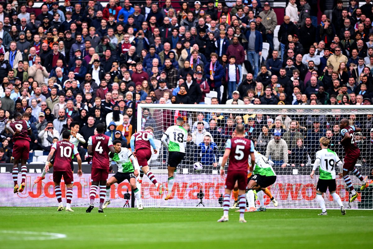 📍Half-Time : West Ham 1-0 Liverpool
 🤯

#westham #LiverpoolFC #PremierLeague