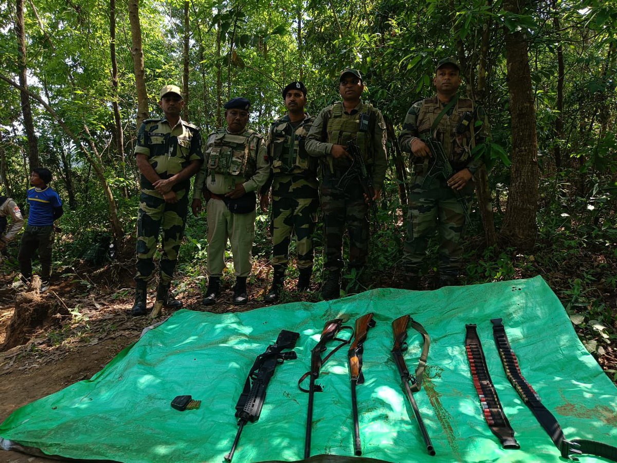 AboriginalKuki's tweet photo. Reliable sources confirm VBIGs are behind it, with the latest IB report pointing to Arambai Tenggol
Meanwhile, biased actions continue as central armed forces carried out joined impromtu operations destroying Kuki village volunteers bunkers.
@adgpi https://t.co/CcbTWamzCt