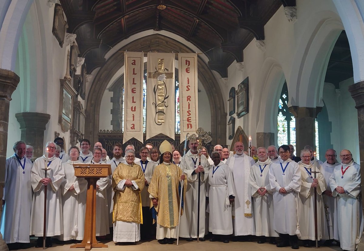 Celebrating 15 years of @CompanyServers at @stmaryswhitkirk with Bishop Smitha. How many of the Minster's servers can you spot? (Hint: there are five!)