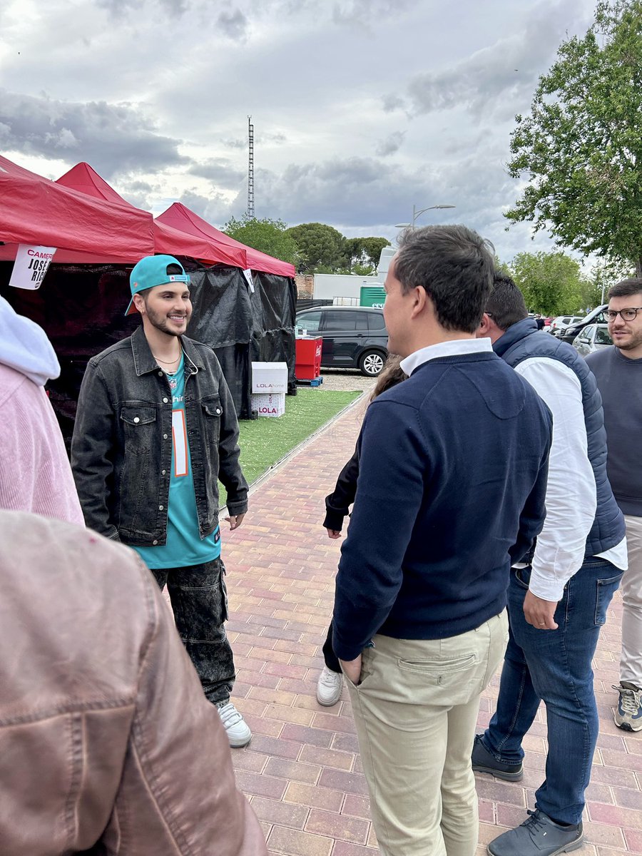 Carlos Velázquez (@cvelazquezromo) on Twitter photo 🎶 Ayer se celebró una nueva edición del #CampusDayFest. Gracias a la Delegación de Estudiantes por esta iniciativa y por invitarme.
Más de 4.000 jóvenes disfrutaron de grupos como <a href="/LericaMusic/">L É R I C A</a> sin incidentes y con responsabilidad. 🎶 Ayer se celebró una nueva edición del #CampusDayFest. Gracias a la Delegación de Estudiantes por esta iniciativa y por invitarme.
Más de 4.000 jóvenes disfrutaron de grupos como <a href="/LericaMusic/">L É R I C A</a> sin incidentes y con responsabilidad.