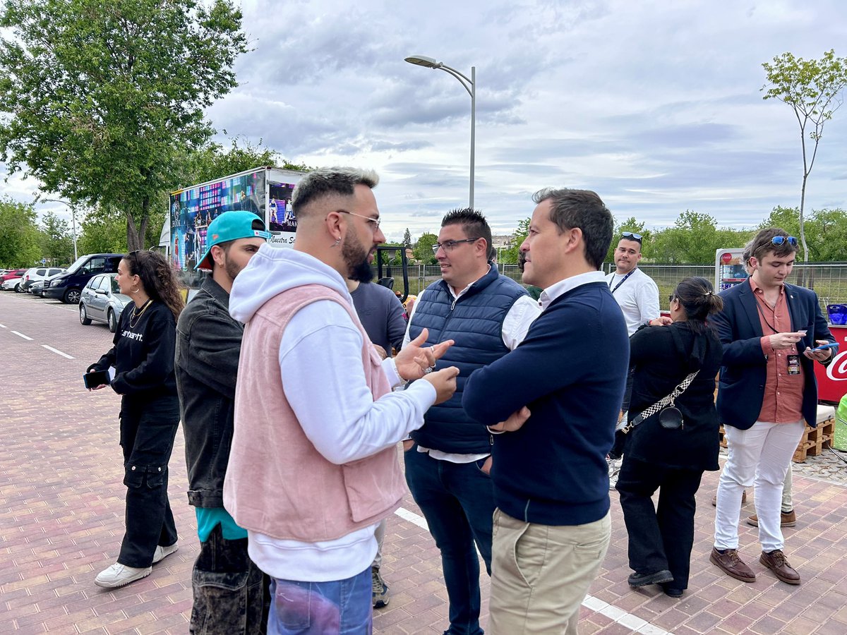 cvelazquezromo's tweet photo. 🎶 Ayer se celebró una nueva edición del #CampusDayFest. Gracias a la Delegación de Estudiantes por esta iniciativa y por invitarme.

Más de 4.000 jóvenes disfrutaron de grupos como @LericaMusic sin incidentes y con responsabilidad. https://t.co/06zRhHla6z
