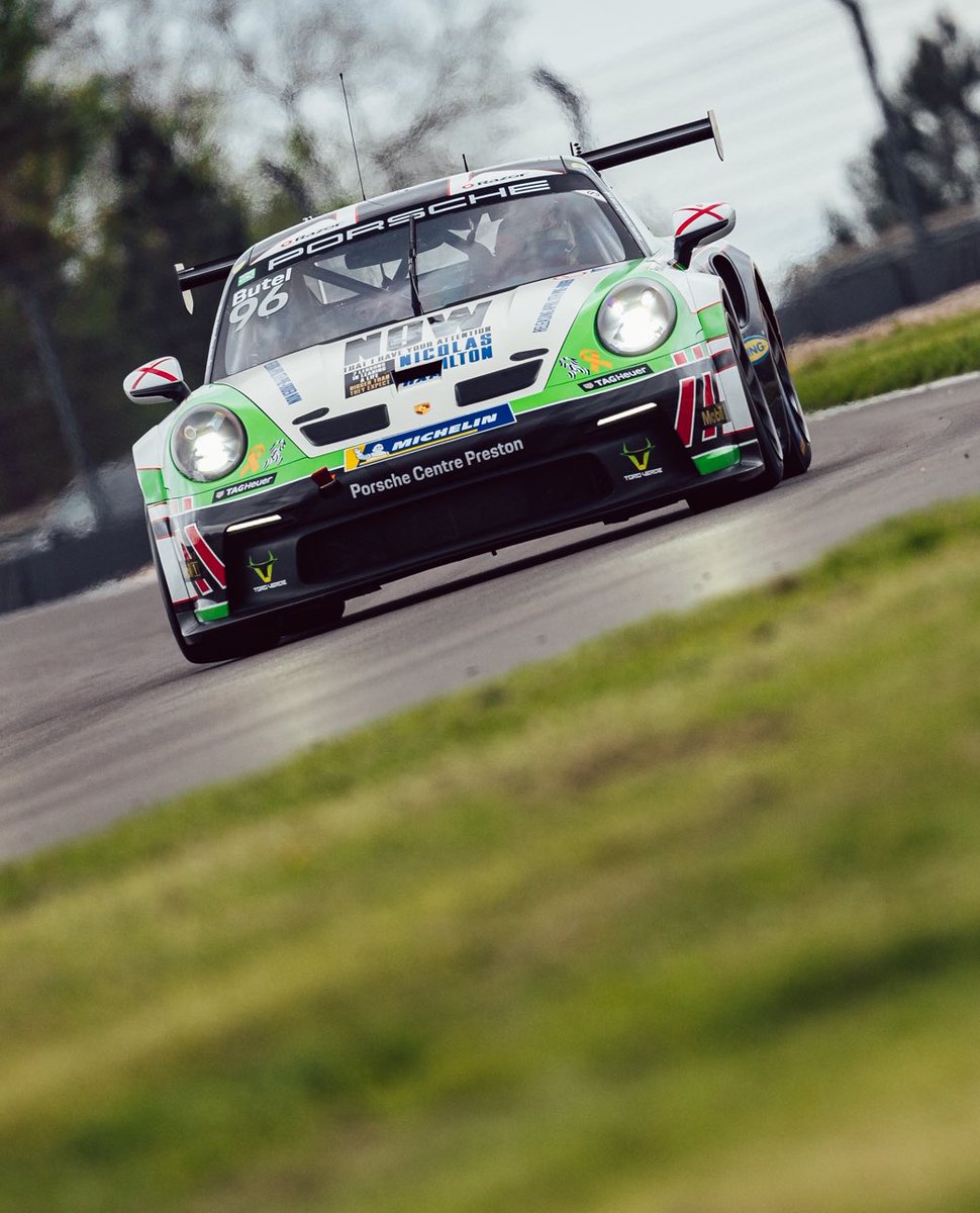 ButelRacing's tweet photo. Ready to lick the stamp and send it! ✉️💨  Carrera Cup GB qualifying coming up in 10 minutes! 

⏱️ https://t.co/guDtpuhQbu https://t.co/iFk7n80H3G