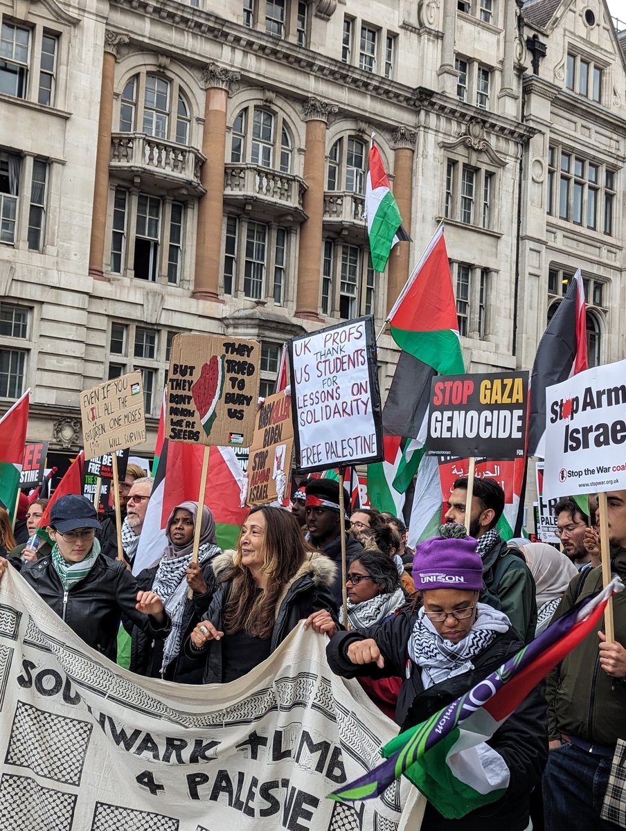 'UK profs thank US students for lessons on solidarity'— solidarity with #StudentProtests on London march for #Palestine 🇵🇸