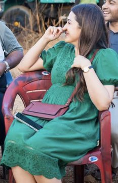 trishaoffl's tweet image. With #Identity team on the sets.

@ttovino #VinayRai @AkhilPaul_
@trishtrashers 🤎
#Trisha #Trishakrishnan