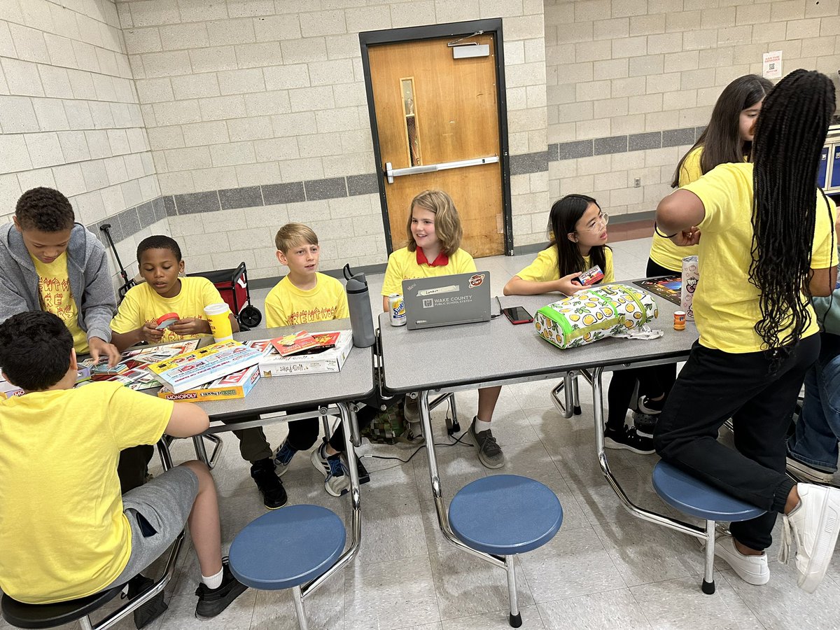 Brentwood Fire Stars just arrived and are ready for this competition! Let’s go! #FLL #Robotics