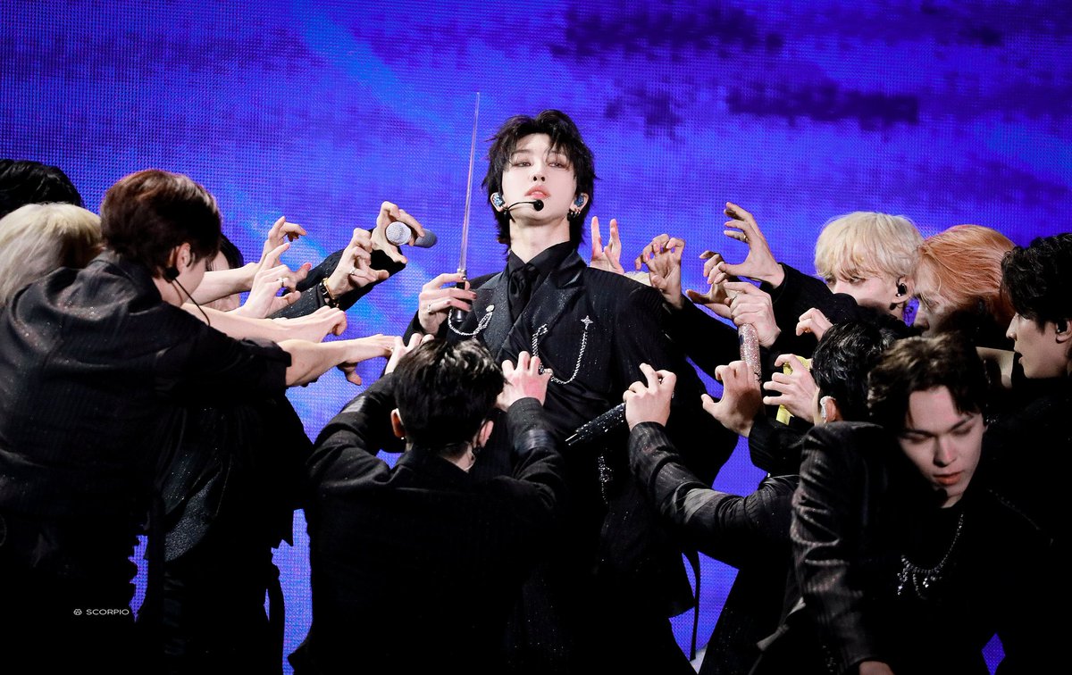THE POWER THIS PICTURE OF MINGHAO HOLDS🧎‍♀️
