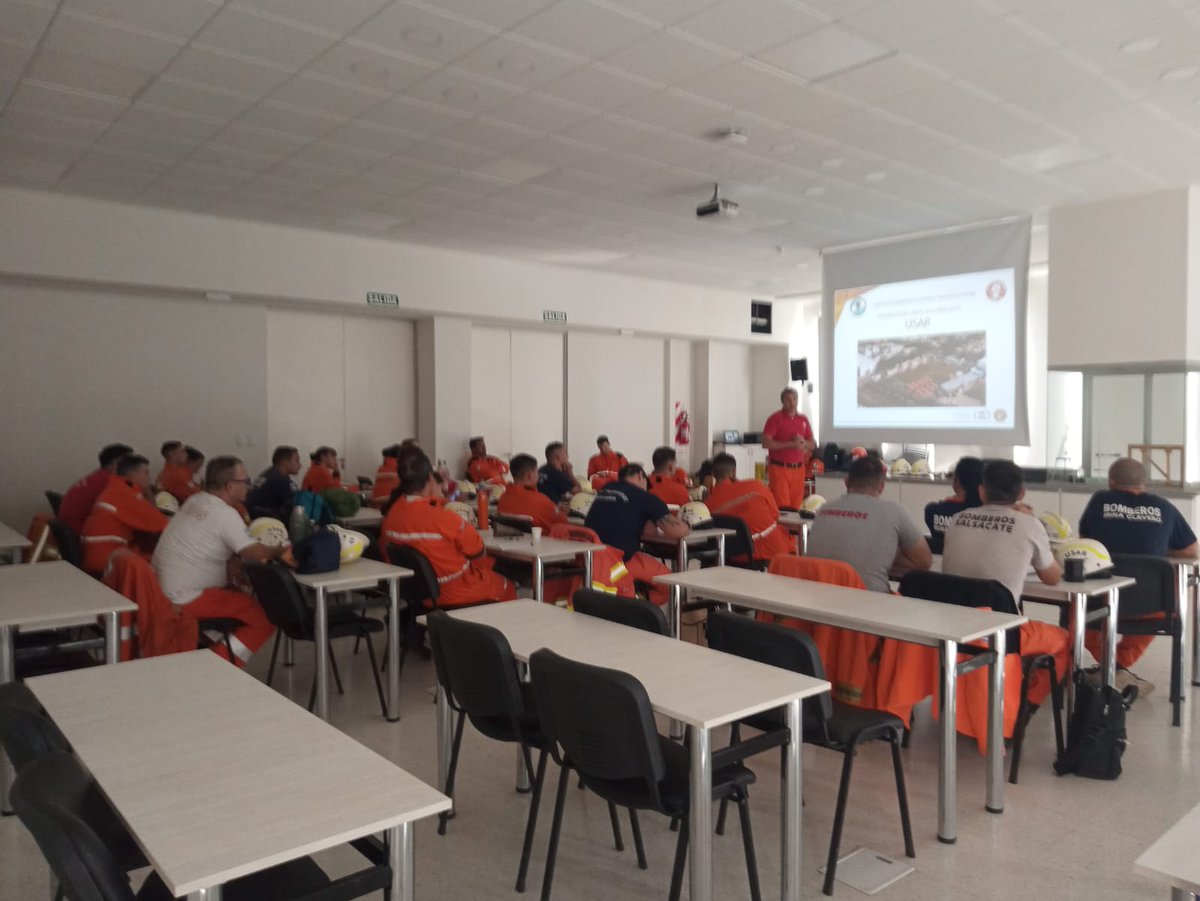 fbvpcba's tweet photo. ⏩#DepartamentoUSAR 👨🏻‍🚒👩🏻‍🚒 
🔶Nueva Inducción de la Brigada Federativa USAR #ARG10🔶
⏩La info en 👇🏻https://t.co/JpnKXebjgy https://t.co/QHG79LjU4a