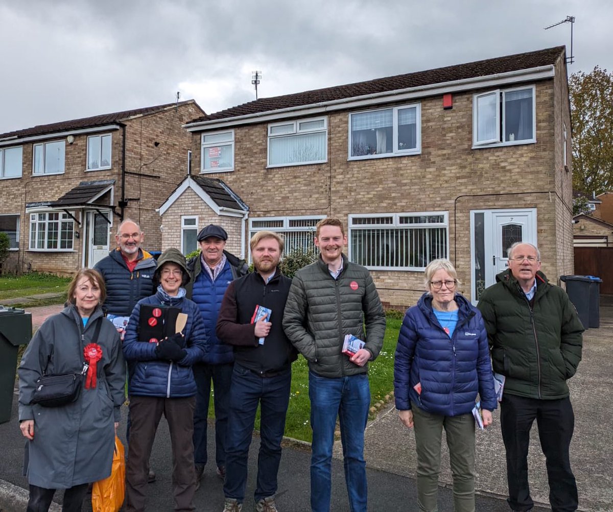 Out in Middlesbrough South with @luke_myer getting the vote out for the mayoral for @chrismcewan11