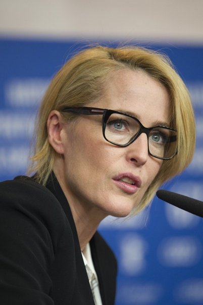 Wake up thinking about Stella Gibson with glasses. She didn't wear them on the series, not the I remember at least, but...