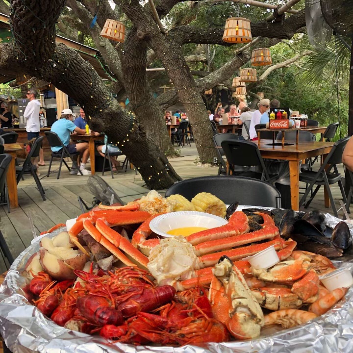 Saturday funday!
Enjoy one of our sampler platter’s on this beautiful day. 
.
We open at noon. 

#seafood #instagram #fresh #locallyowned #tybeeisland #savannah #destination #instatravel