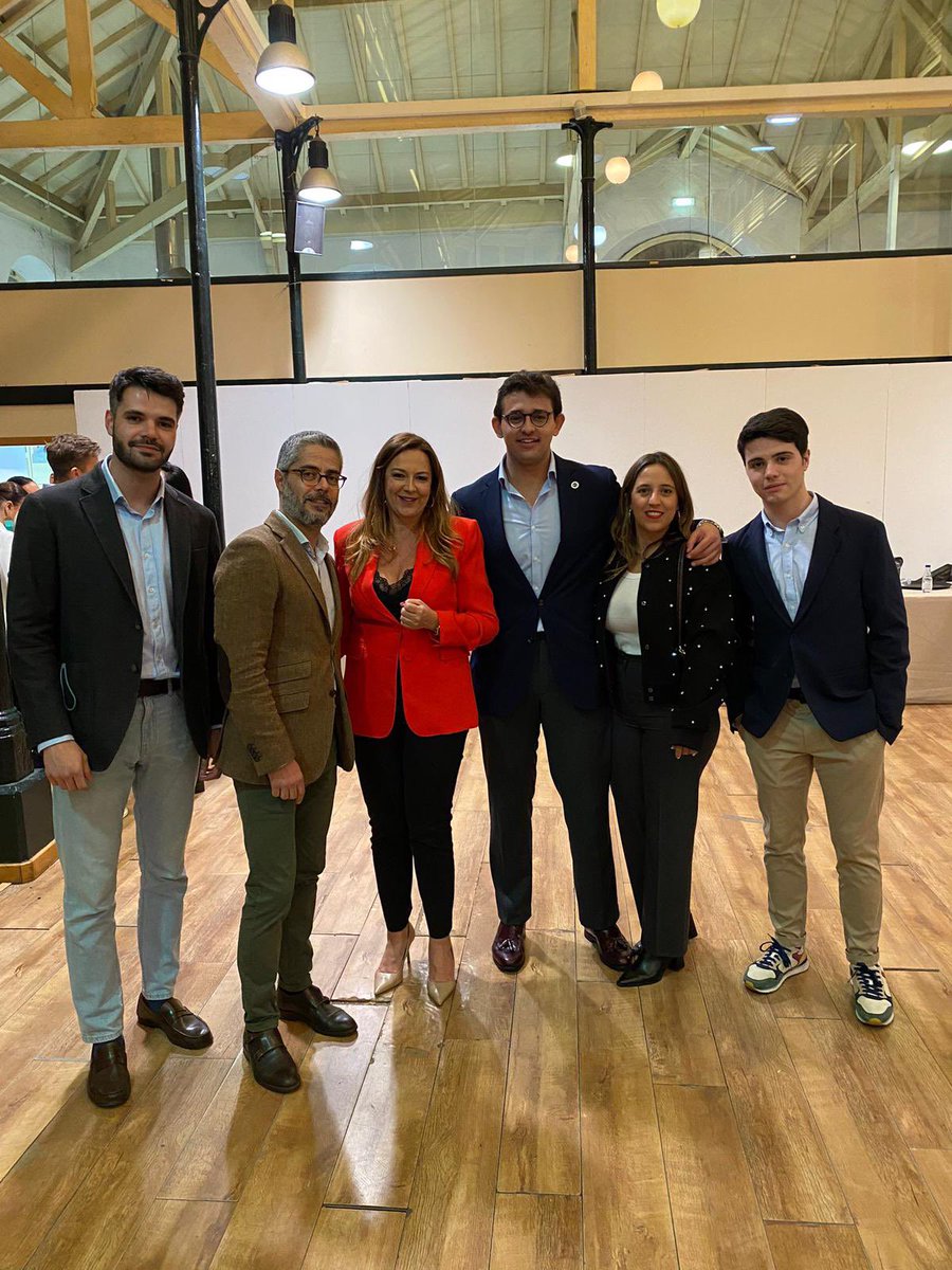 🚵‍♂️ Asistimos a la Gala de entrega de las insignias de oro de la 66ª Edición de la Vuelta a Asturias 2024.

La 𝙑𝙪𝙚𝙡𝙩𝙖 𝙘𝙞𝙘𝙡𝙞𝙨𝙩𝙖 𝙖 𝘼𝙨𝙩𝙪𝙧𝙞𝙖𝙨 es una de las citas imprescindibles y que cada año engancha a más aficionados.

#OviedoEsDeporte
#66VueltaAsturias