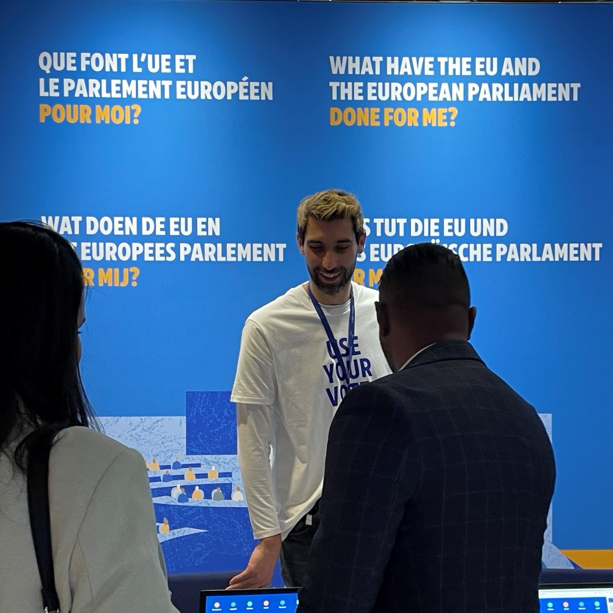 Möchten Sie herausfinden, was die Europäische Union auf lokaler Ebene und für Ihren Alltag tut? Haben Sie Fragen zum Europäischen Parlament? 🇪🇺 Der Dienst Informationsanfragen von Bürgern (Ask EP) wird Ihre Antworten bieten! #EuropeDay