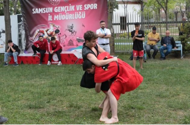 Okul sporları yıldızlar ve gençler
ABA Güreşi il birinciliği Canik Yaşar doğu spor salonu bahçesinde düzenlendi. Öğrencimiz Egemen KAYA 75 kiloda İl 5’ci si olmuştur. Öğrencimiz Egemen KAYA Türkiye şampiyonasında ilimizi temsil edecektir, Öğrencimize başarılar dileriz.