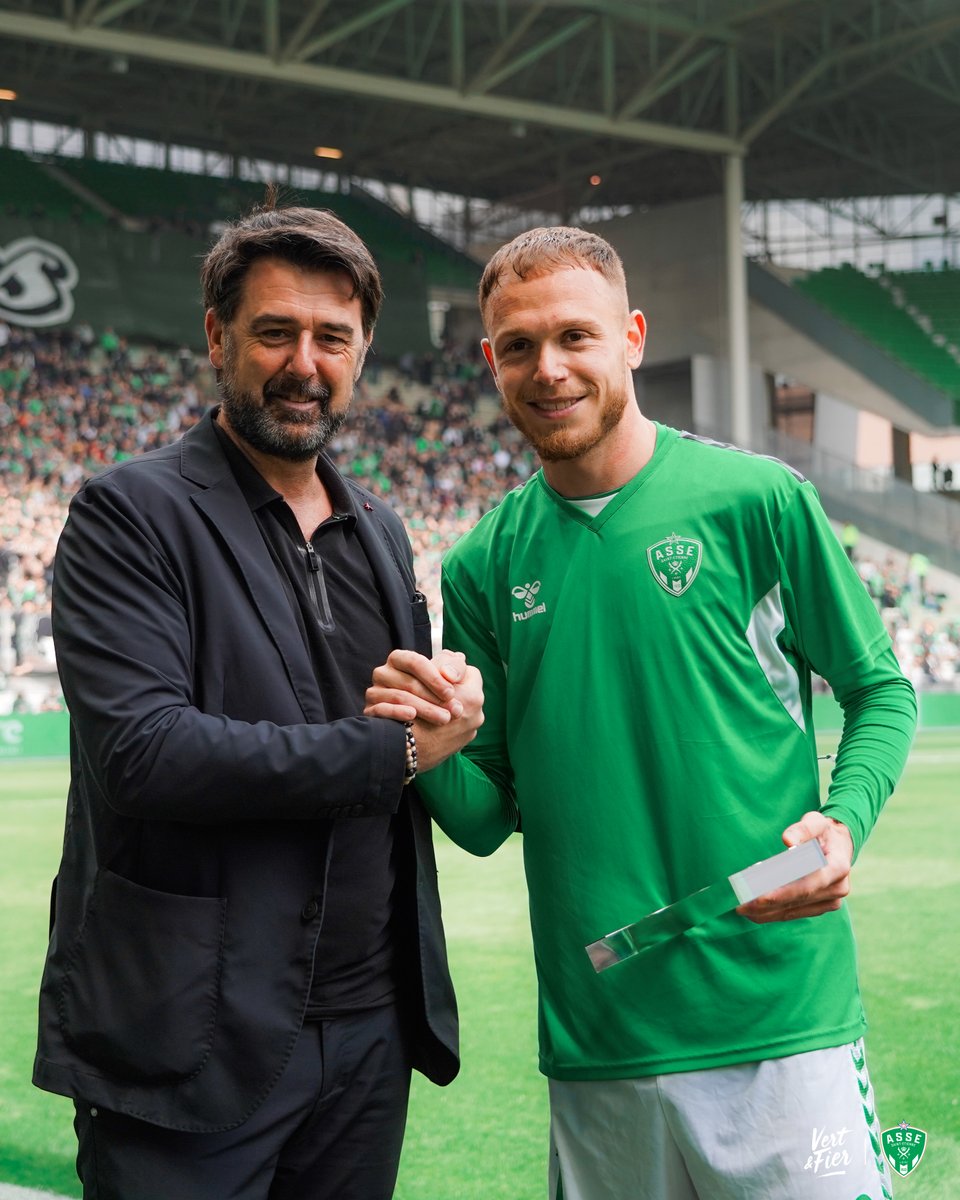 🙌 Un trophée @UNFP de plus pour Irvin Cardona ! Monsieur février et... mars en @Ligue2BKT 💚