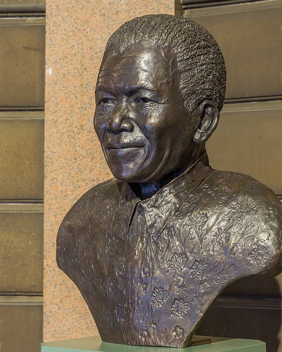 On this day we celebrate the 30th anniversary of the first democratic, non-racial election in South Africa followed by the election of Nelson Mandela as President. The bust of Nelson Mandela in Glasgow City Chambers is a mark of our solidarity @NelsonMandela @mandelasmf @ACTSA_UK