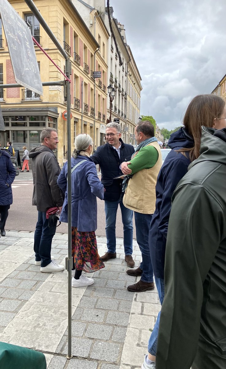 Belle matinée de tractage ce matin autour de Christophe Gomart. De très bons échanges sur le bilan de @fxbellamy au Parlement Européen.

Le 9 juin, votez pour la seule liste de droite qui fera entendre la voix de la France en Europe #JeVoteLR 🇫🇷🇪🇺