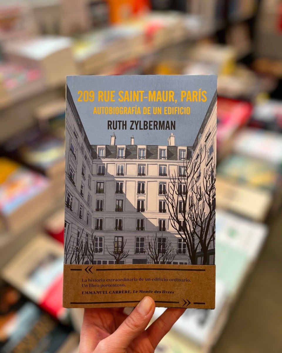 Ante nosotros, una fachada en apariencia anodina: el número 209 de la rue Saint-Maur, en París. 📖oletvm.com/libro/209-rue-… @Erratanaturae #LibrosRecomendados #novedades