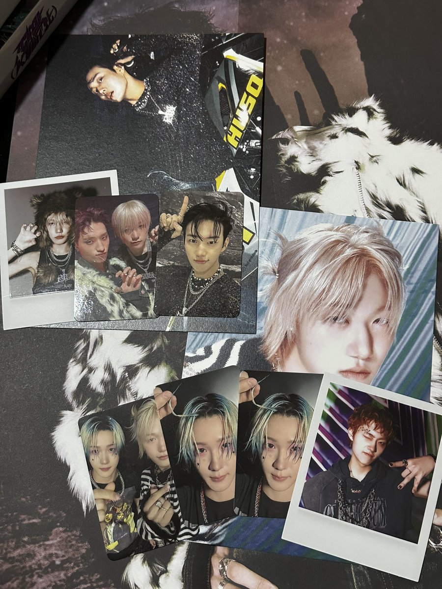intakspice's tweet photo. wtf this unboxing was so surprising like i  1) FINALLY pulled intak 2) pulled seob 4 times and 3) i pulled two soul pcs in one version????? https://t.co/qKMjJZkI67