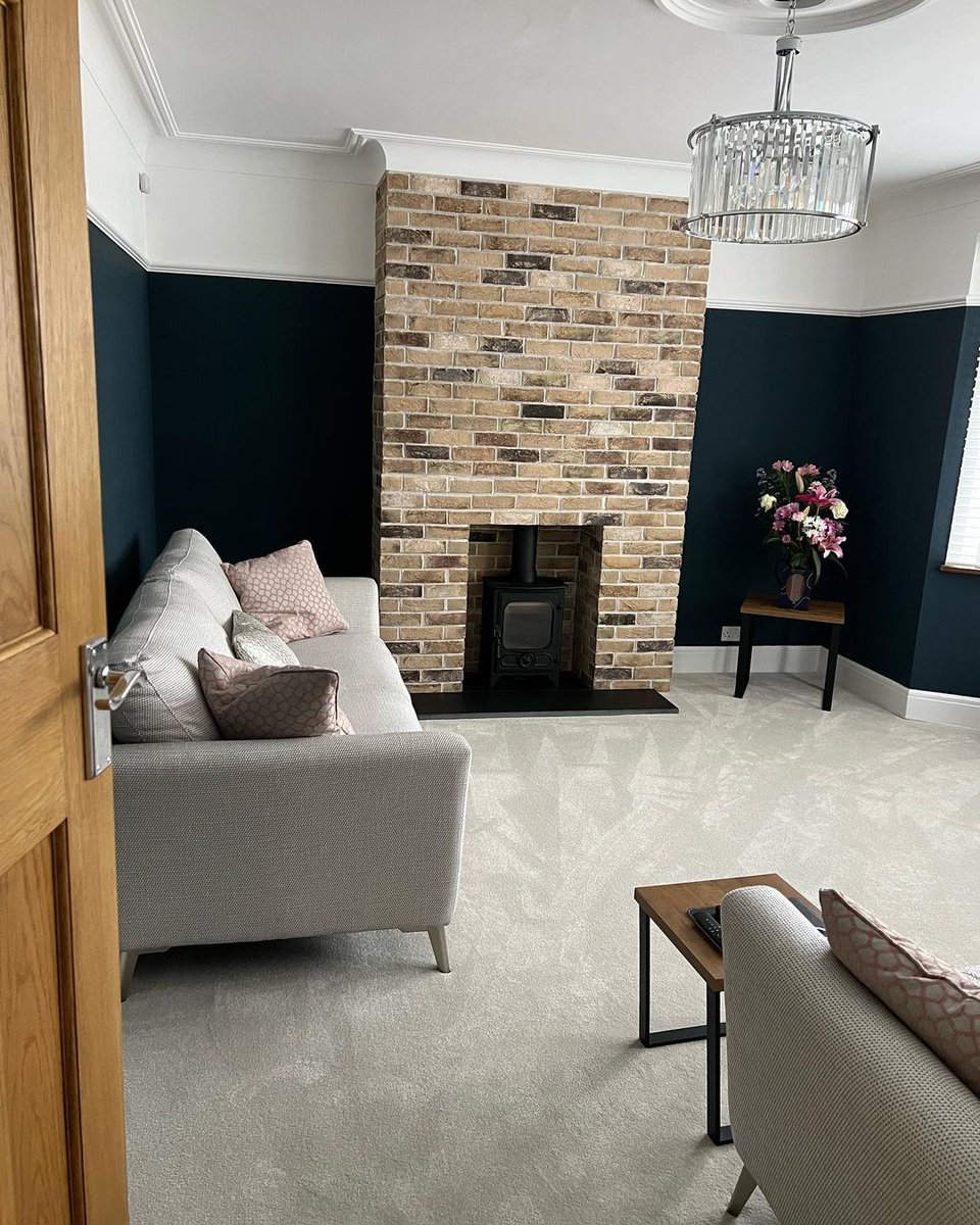 Chill time! 😅 This looks so cosy! We love London Weathered Yellow Brick Slips! 📷 @rgriff40 . . . #brickslips #bricktiles #homeinspodaily #pimpupmypad #itsahomeaffair #thehomeedit #myrevampreveal #rockmyhomestyle #homestylemasters #spotmyhouse #myrenovatedreality