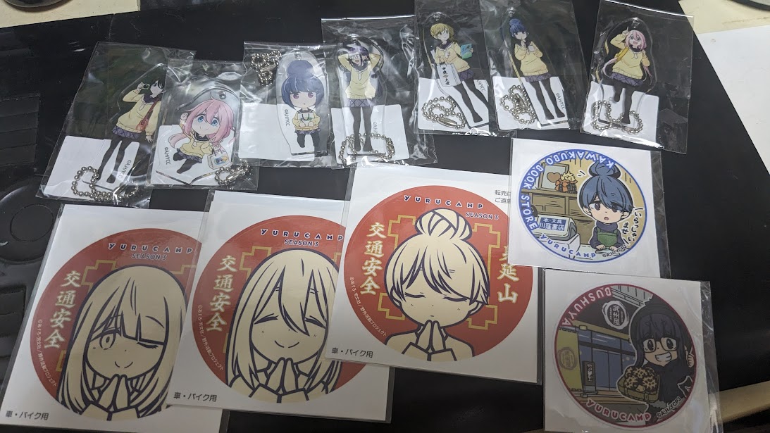 ケンイチさん(@yzfken1)から新作グッズが!
従来のステッカーでも絵柄が更新されてる!! 