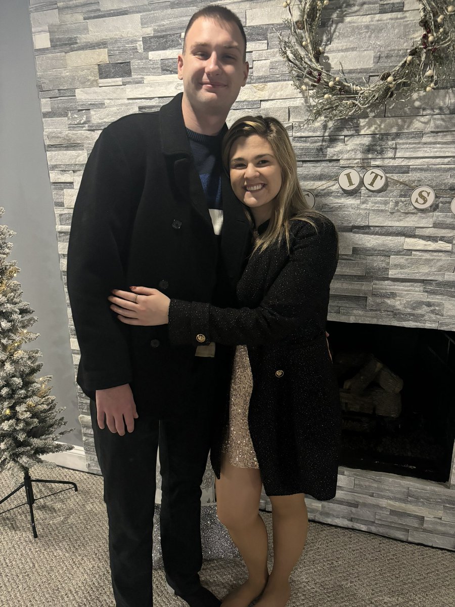 Celebrating a beautiful queen who makes my world shine 365 days a year. Happy Birthday Azra 😘🎉😍