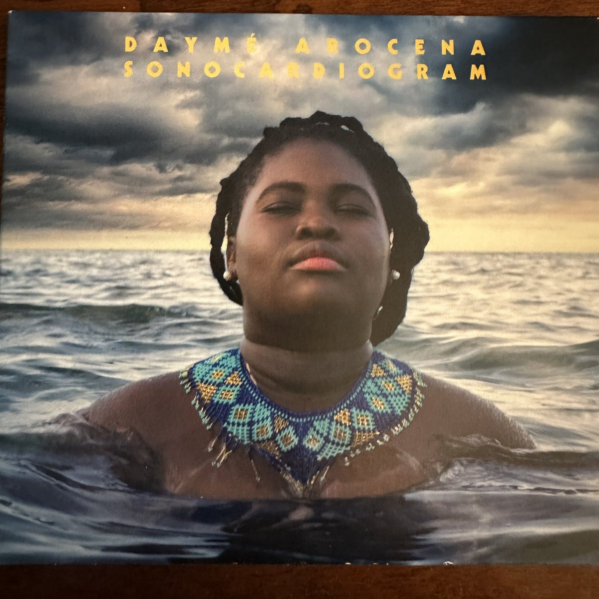 Needed some tropical vibes on this grey morning, so I thought I’d visit Cuba with @DaymeArocena. This album always lifts my mood.